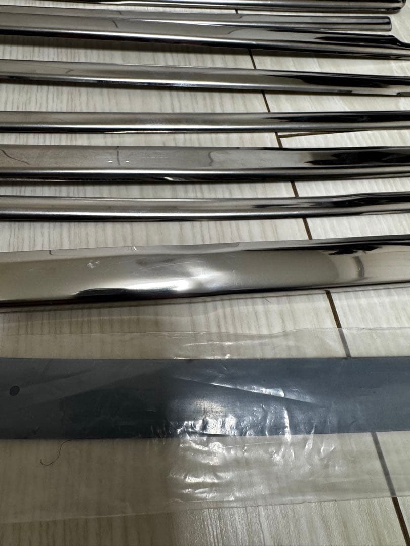 日産セレナC28 鏡面ステンレス フロントグリルガーニッシュセット