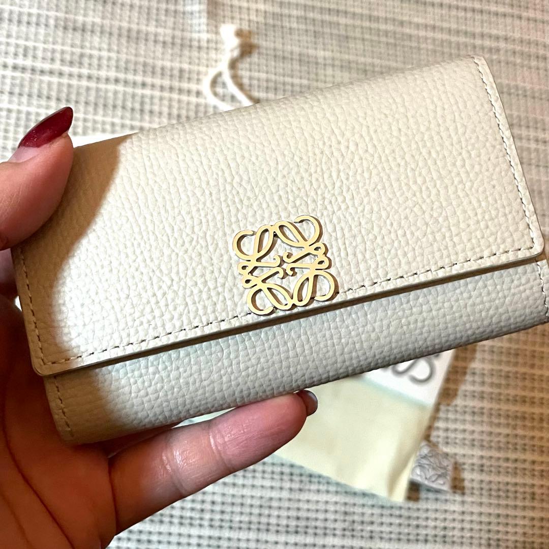 ロエベ アナグラム キーケース（ペブルグレインカーフ）