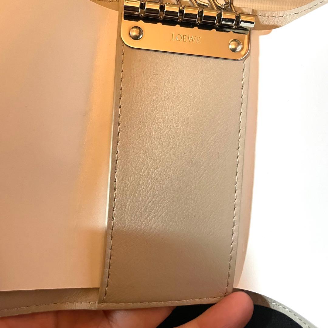 ロエベ アナグラム キーケース（ペブルグレインカーフ）