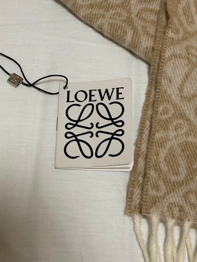 LOEWE ベージュ マフラー　アナグラム　スカーフ