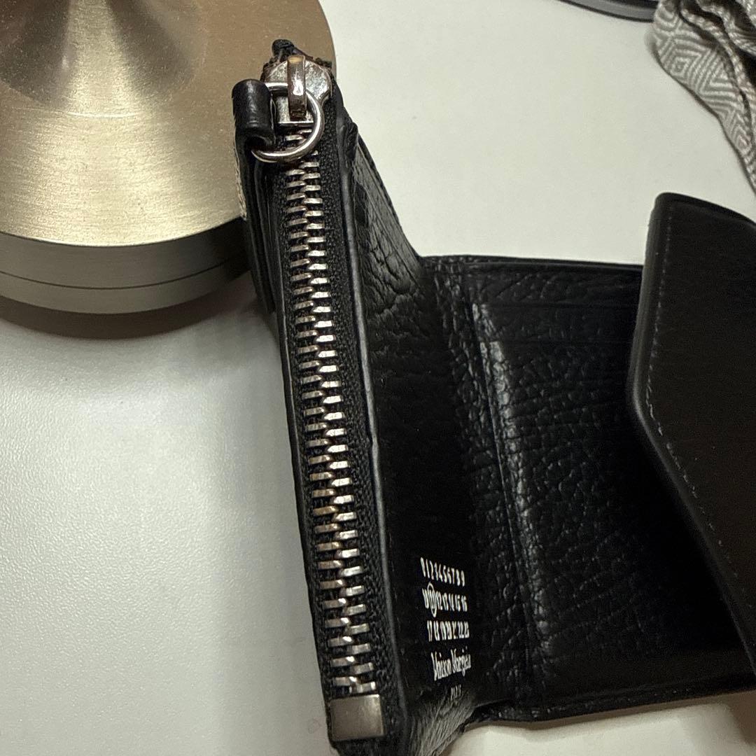 マルジェラ　ブラックレザー三つ折り財布