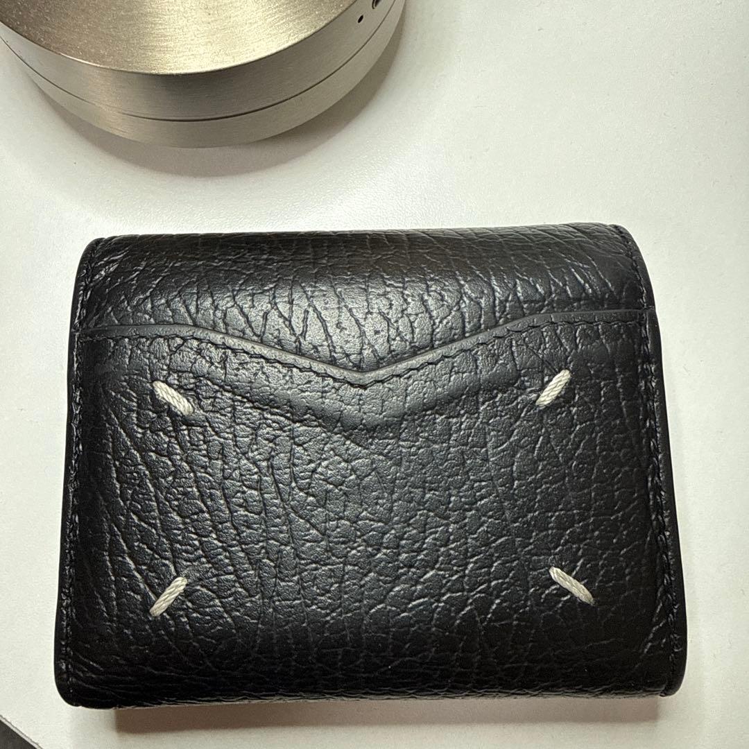 マルジェラ　ブラックレザー三つ折り財布