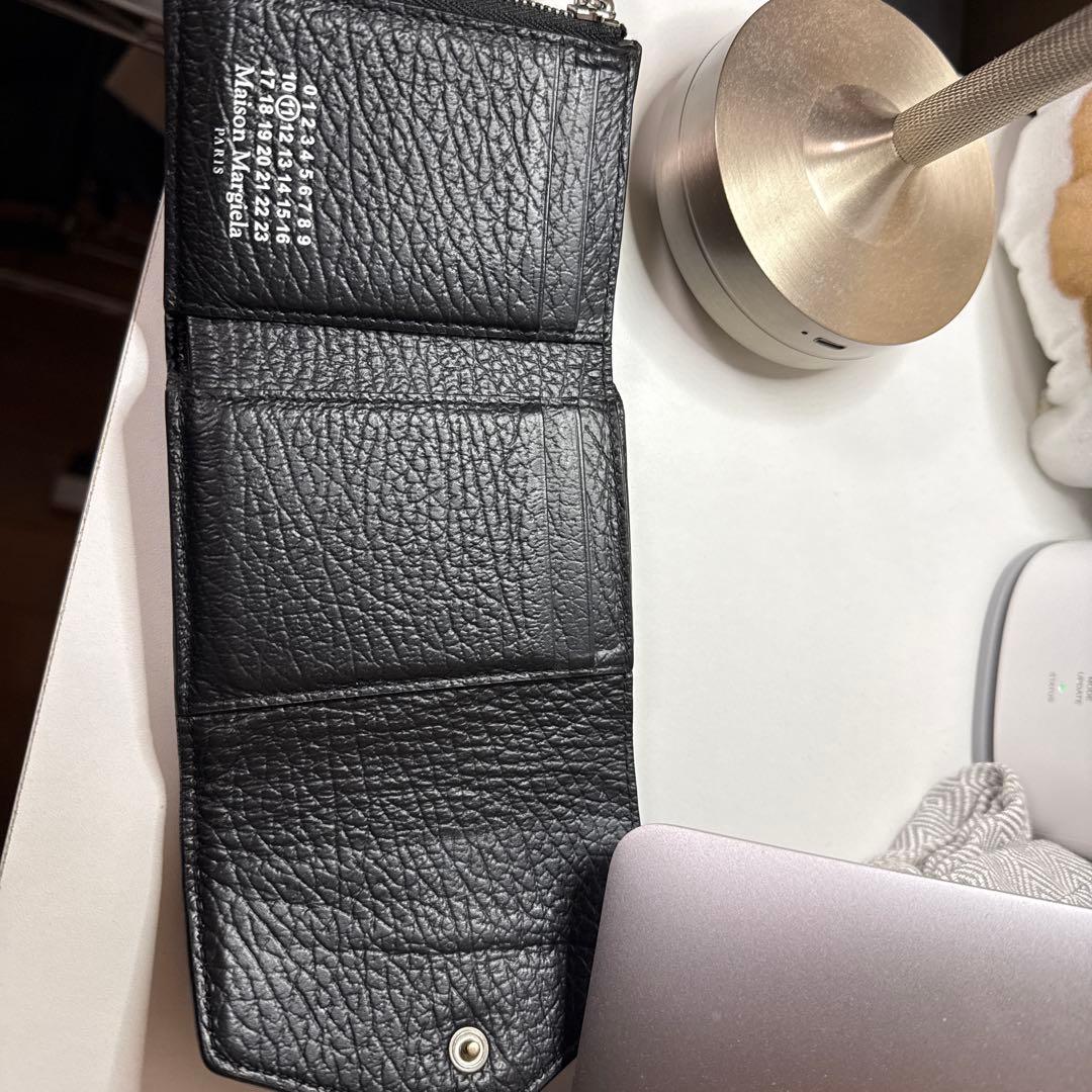 マルジェラ　ブラックレザー三つ折り財布