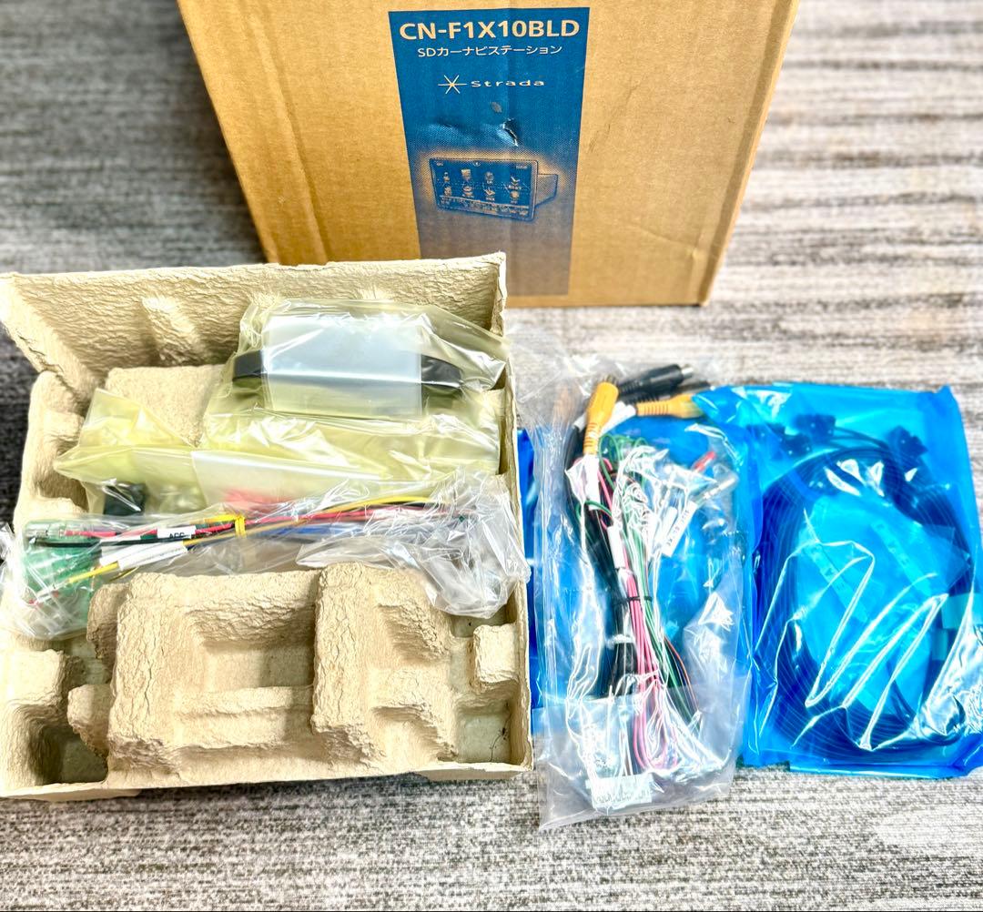 Panasonic 10インチ CN-F1X10BLD