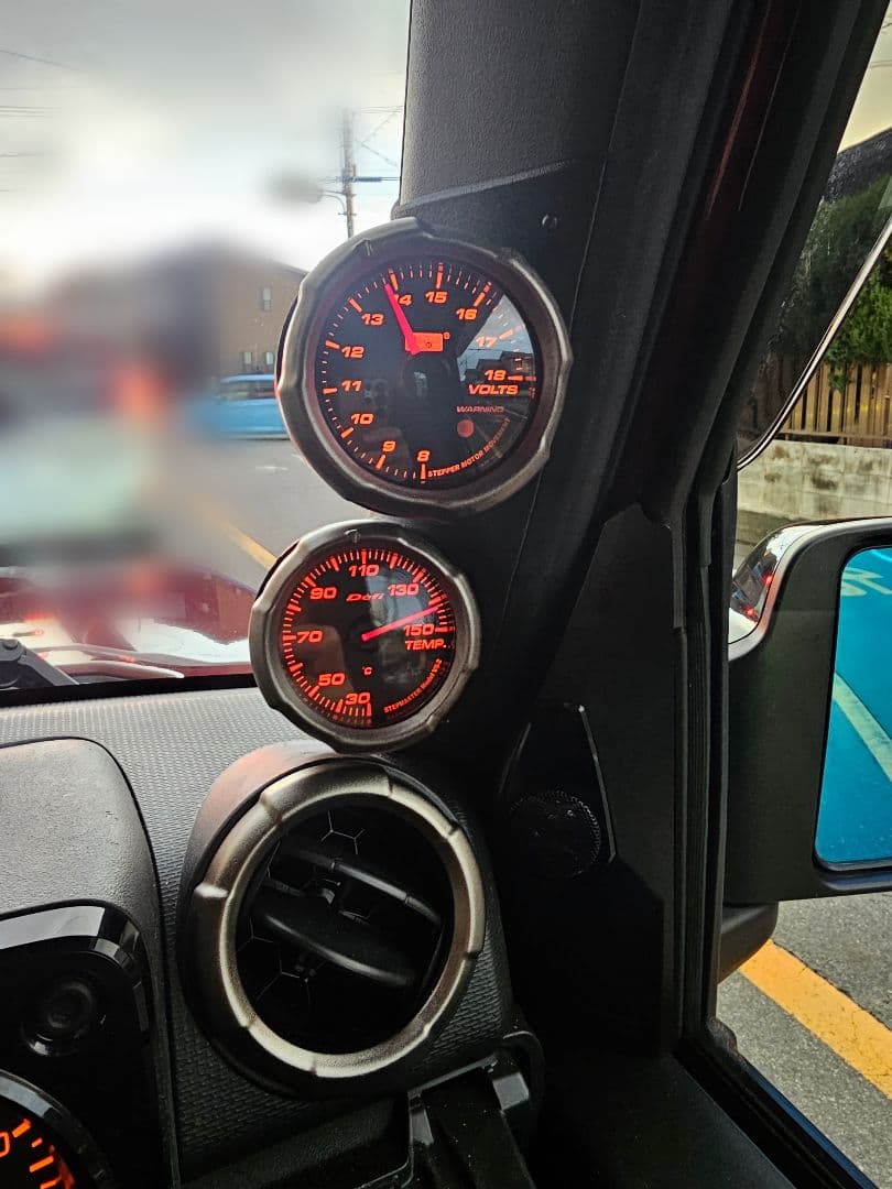 ジムニーJB64/JB74 Aピラー φ60 2連メーターフード（純正風ベゼル）