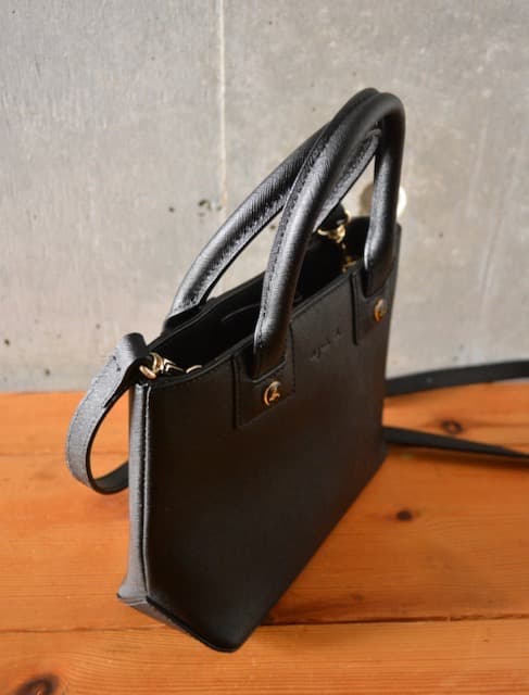 美品 agnis b アニエスベー 2WAY ミニバッグ ショルダーバッグ 黒