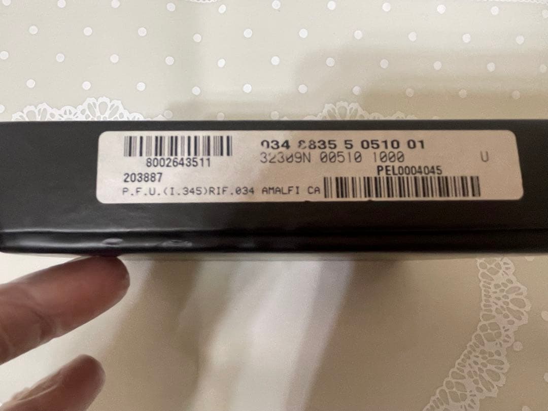 新品未使用 GUCCI ブラックレザー 二つ折り財布 箱付き グッチ