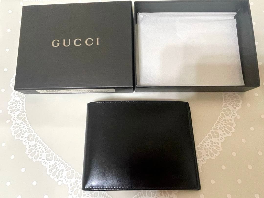 新品未使用 GUCCI ブラックレザー 二つ折り財布 箱付き グッチ
