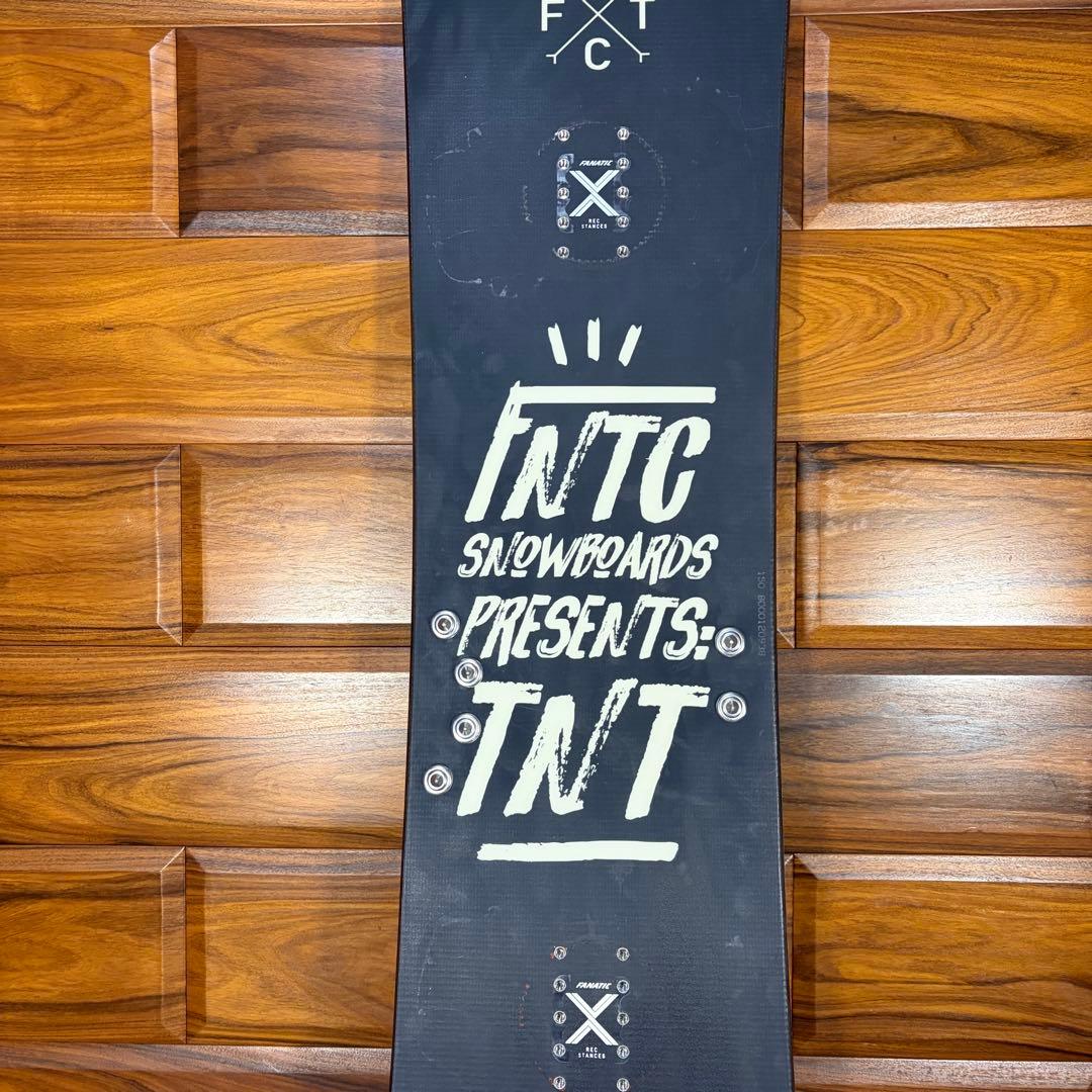 FNTC エフエヌティーシー TNTスノーボード 150cm 未使用級 超美品