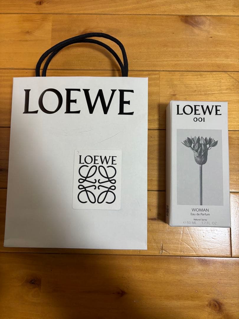 LOEWE 001 WOMAN 香水