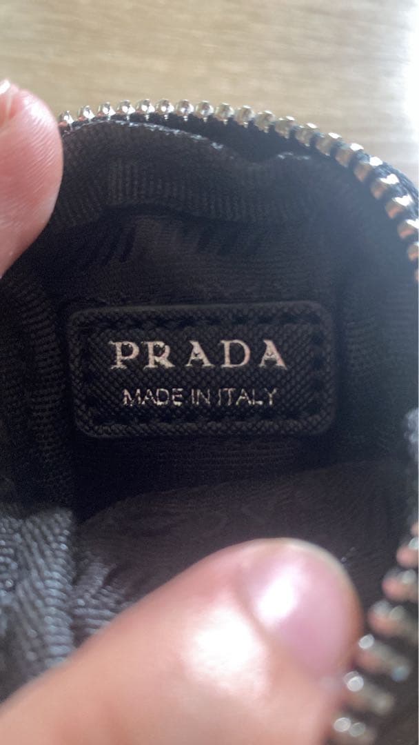 今週末限定価格 PRADA ブラックミニポーチ トライアングルロゴ