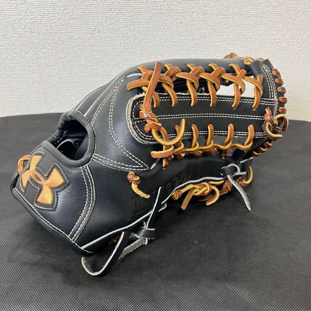 【極美品】アンダーアーマー 外野用 硬式グローブ　ブラック　QBB0088