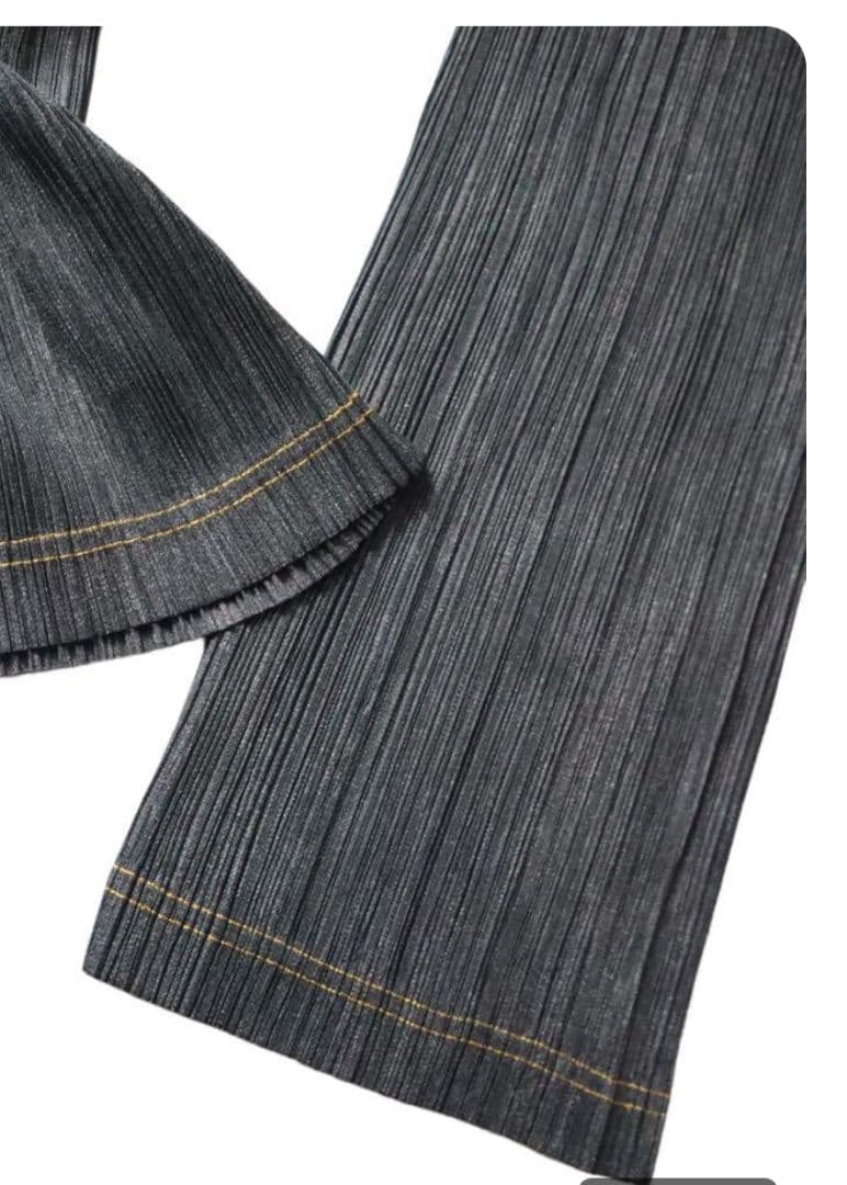 プリーツプリーズ　デニム転写　ブラックジーンズ　3