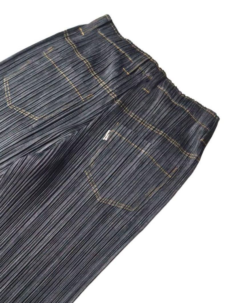 プリーツプリーズ　デニム転写　ブラックジーンズ　3