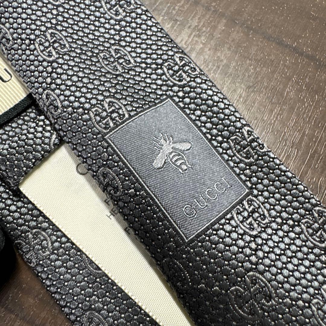 定価3.6万 近年モデル GUCCI グッチ GG柄 ネクタイ 蜂 ガンメタ