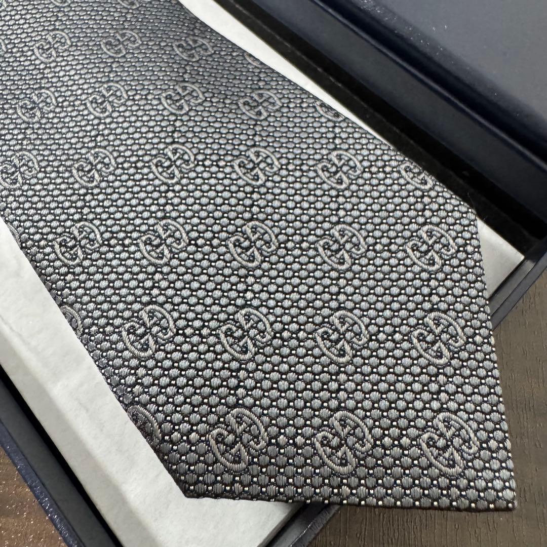 定価3.6万 近年モデル GUCCI グッチ GG柄 ネクタイ 蜂 ガンメタ