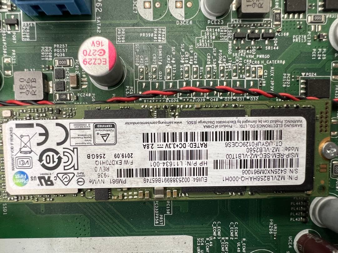 hp 2019年製 i3 8GBM.2SSD256GB OFFICE win11