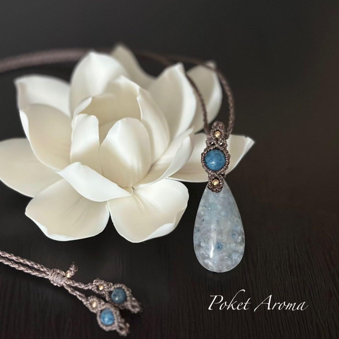 『芭舞』ファイバラスクォーツとディープアクアマリンのマクラメペンダントネックレス