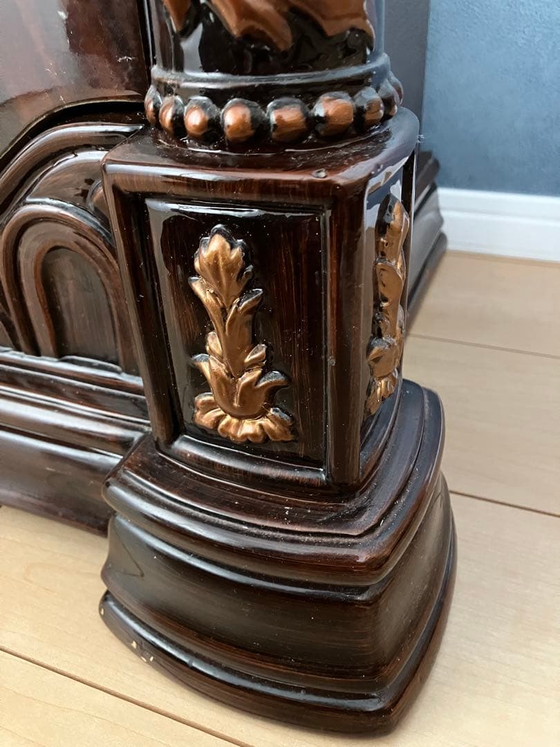 mirukii 希少　イタリア製 クラシカルな木製サイドテーブル