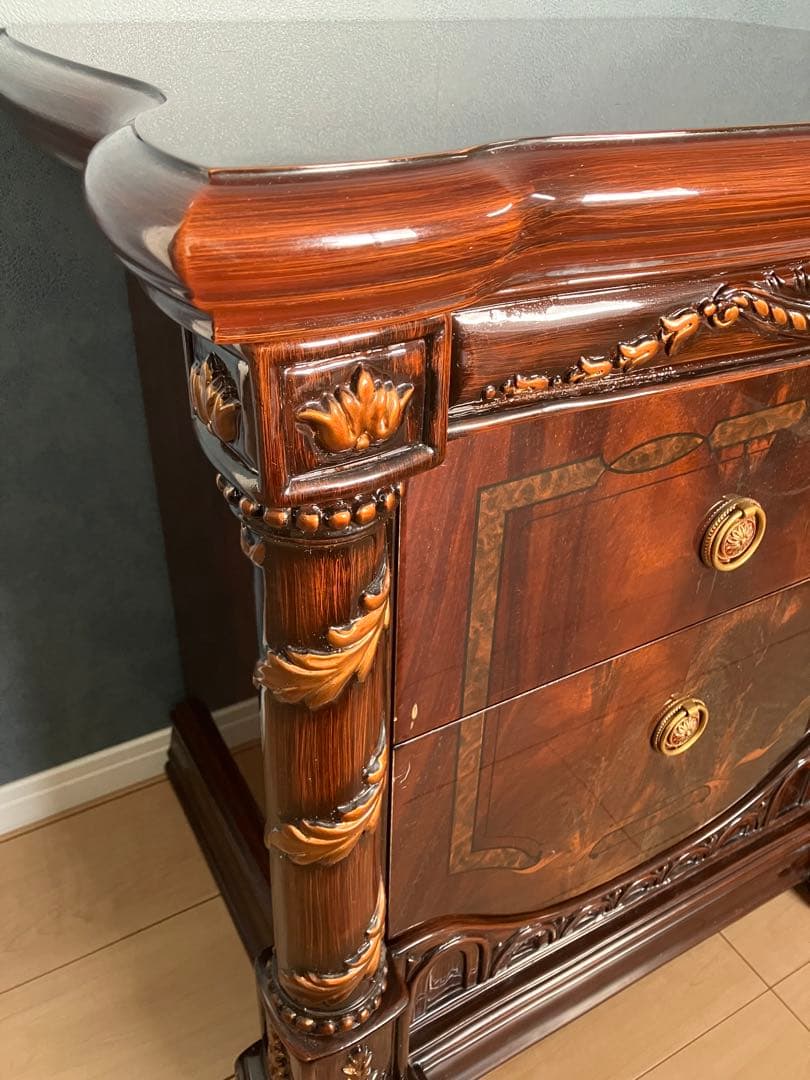 mirukii 希少　イタリア製 クラシカルな木製サイドテーブル