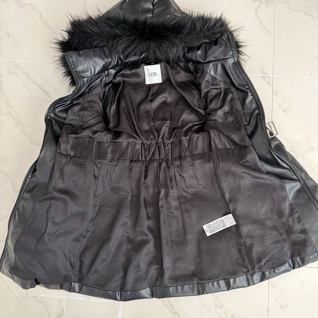 GYDA ブラックファー付きコート