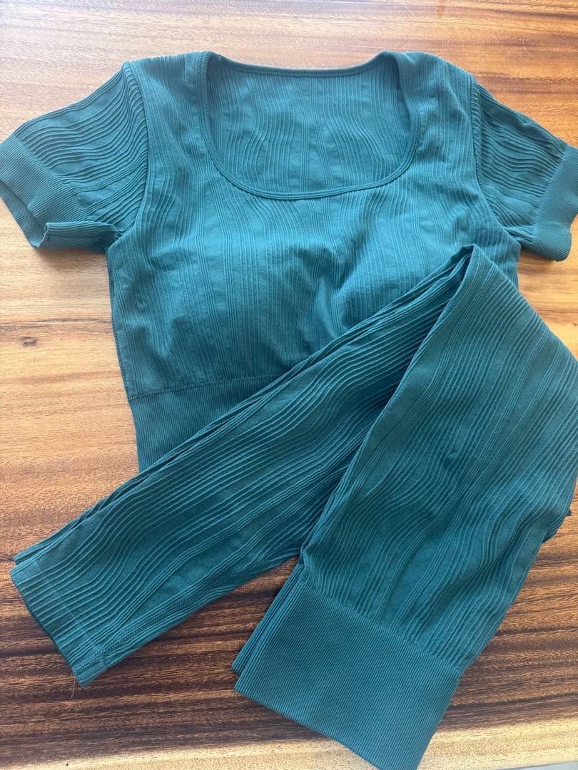 SUKALA 新作ヨガウェアセットアップ