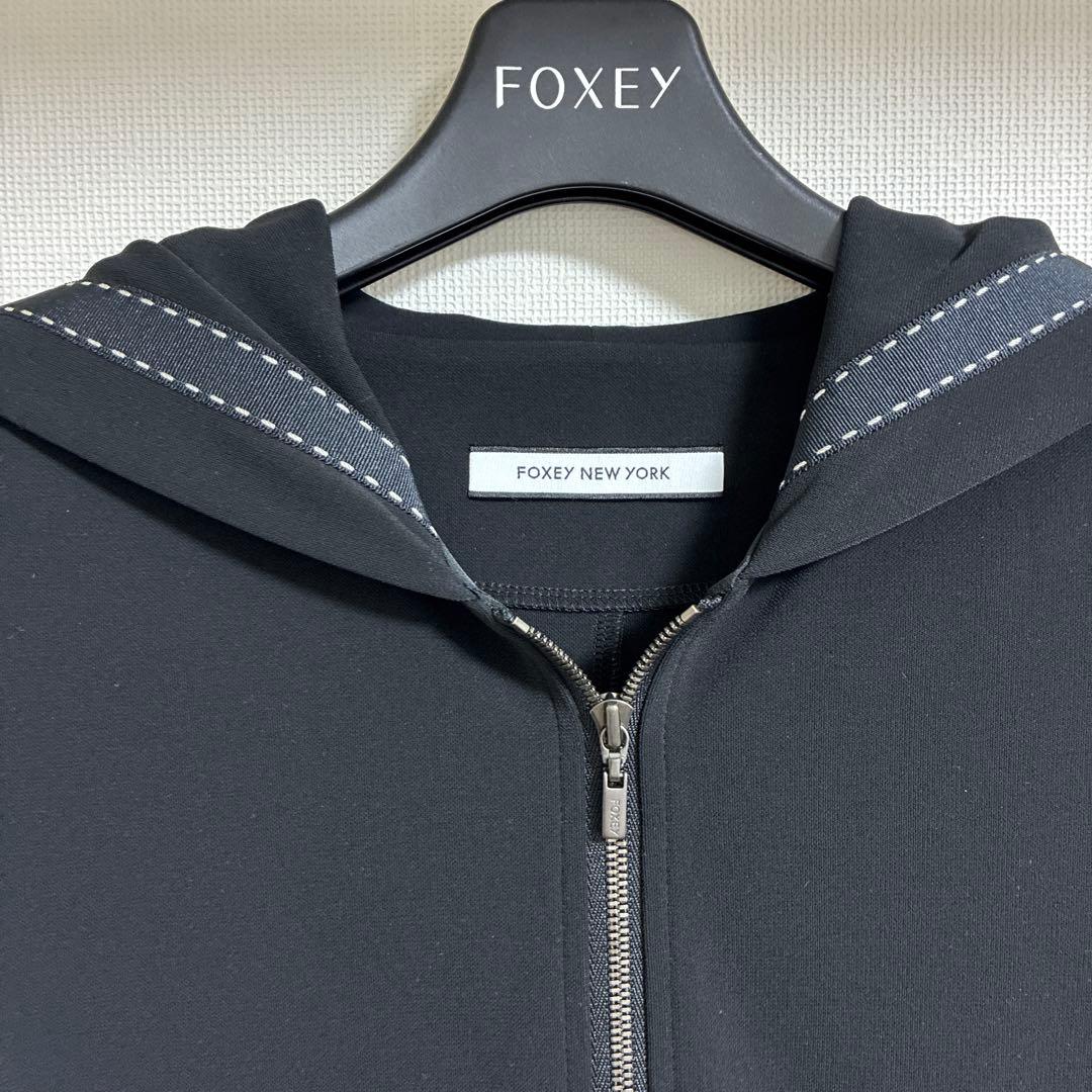 フォクシー　ロゴ入り　パーカー　サイズ38 ブラック