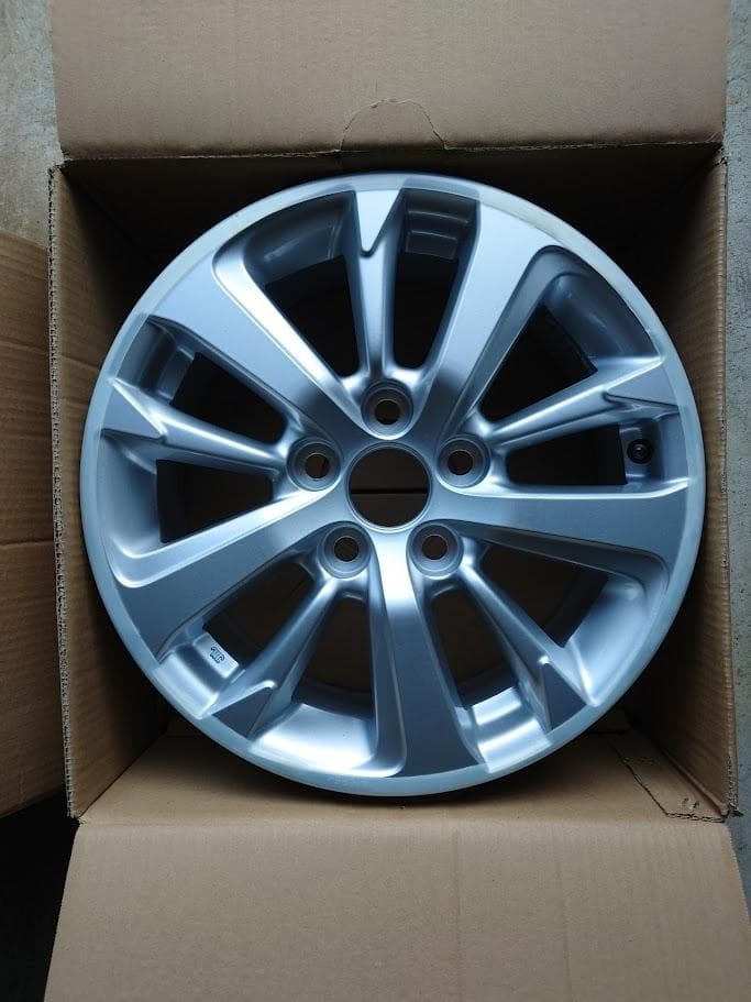 【新車外し】トヨタ　ヤリスクロスG　純正16インチアルミホイール4本セット