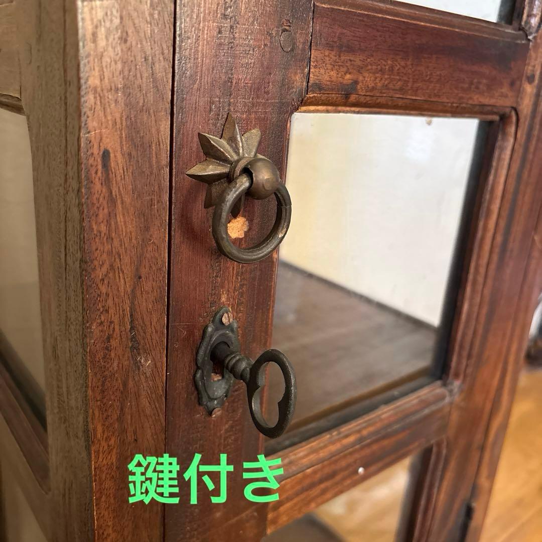 訳あり　アジアンアンティーク　バリ島のキュリオケース　ガラスキャビネット　本棚