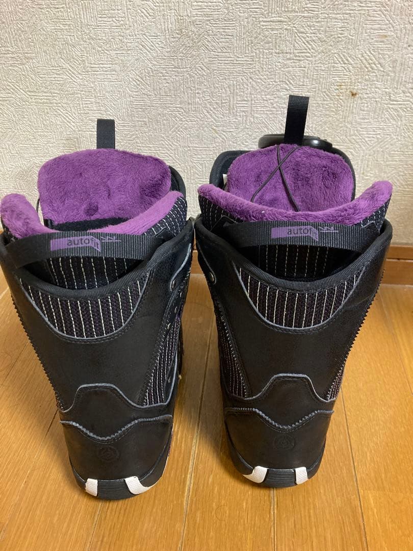 女性用スノーボードブーツ ブラック/パープル
