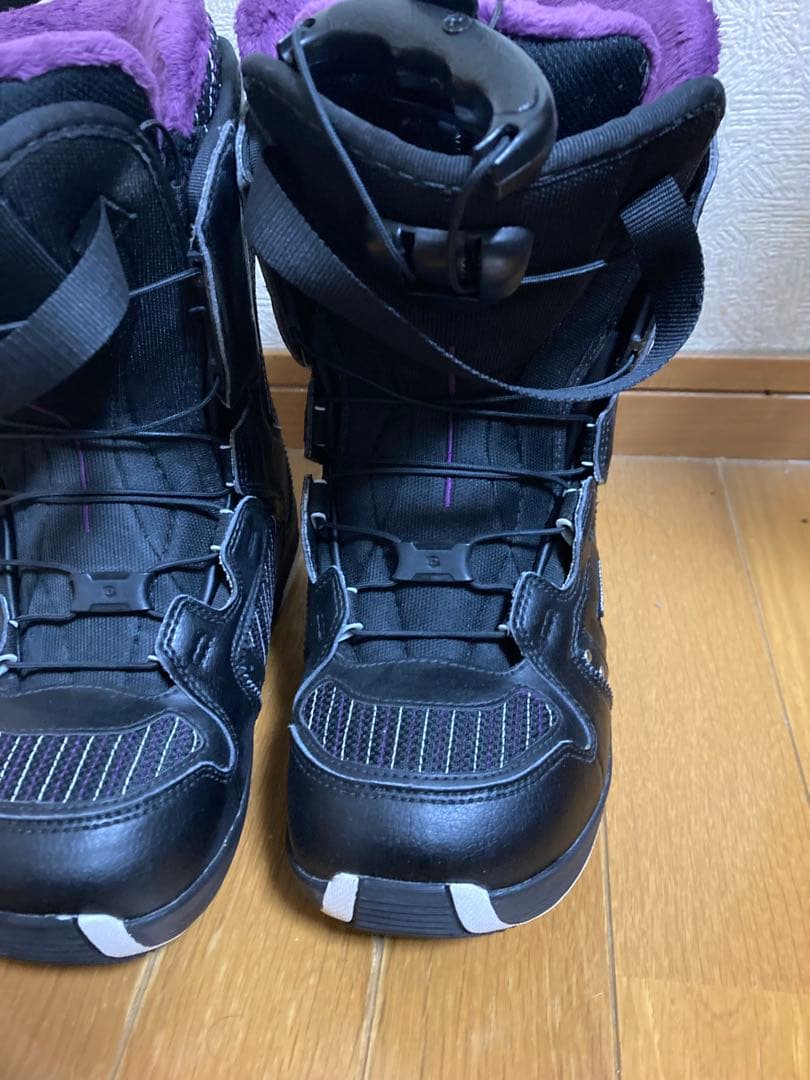 女性用スノーボードブーツ ブラック/パープル