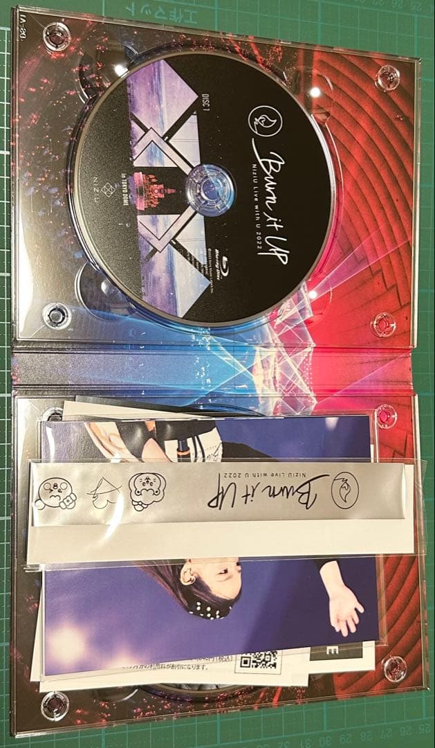 NiziU Live with U 2022 Burn it Up 新品　未使用