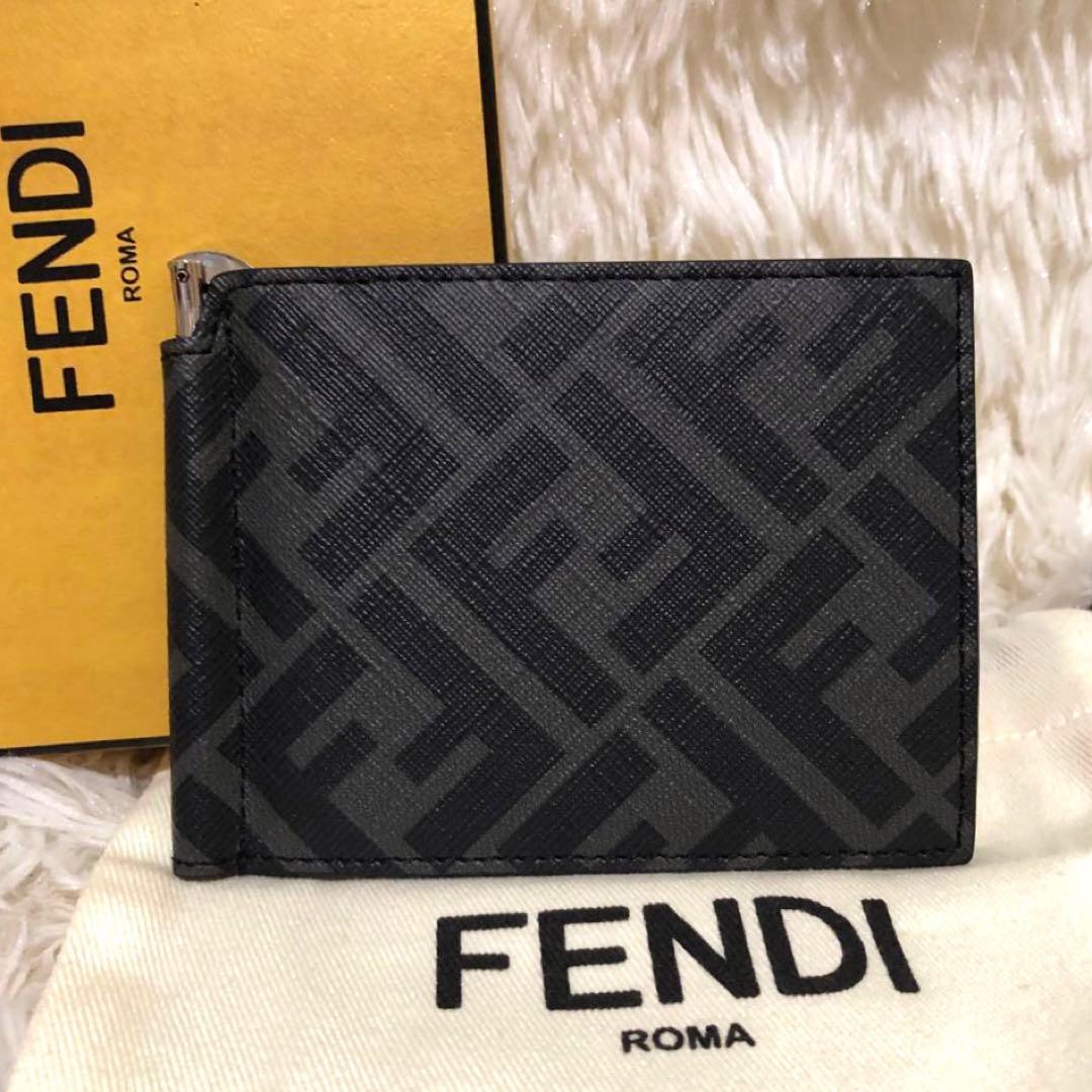 未使用✨フェンディFENDI ズッカ　レザー ロゴ マネークリップ