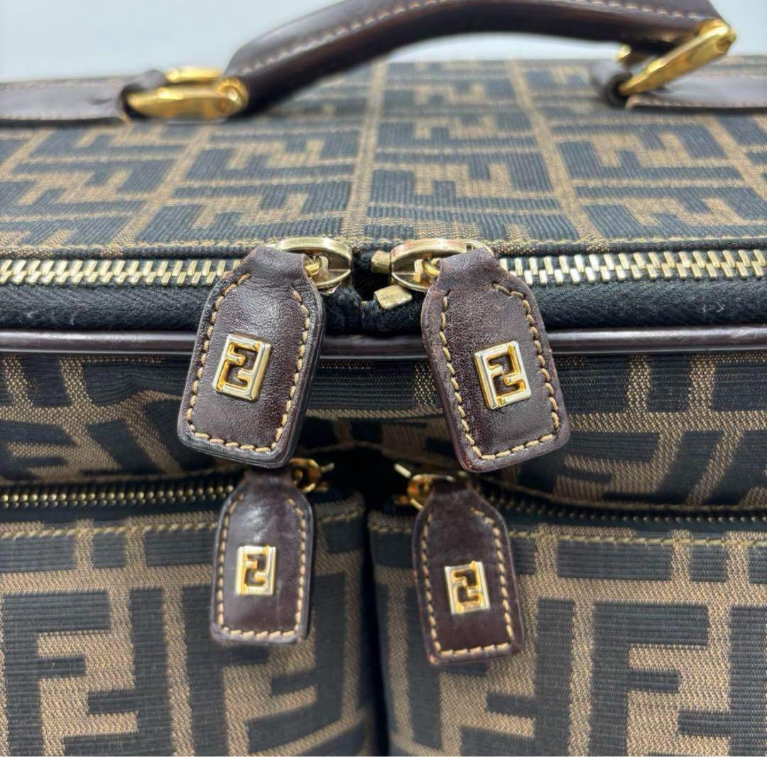 希少品FENDI フェンディ ズッカ柄　2輪キャリーケース　スーツケース　大容量