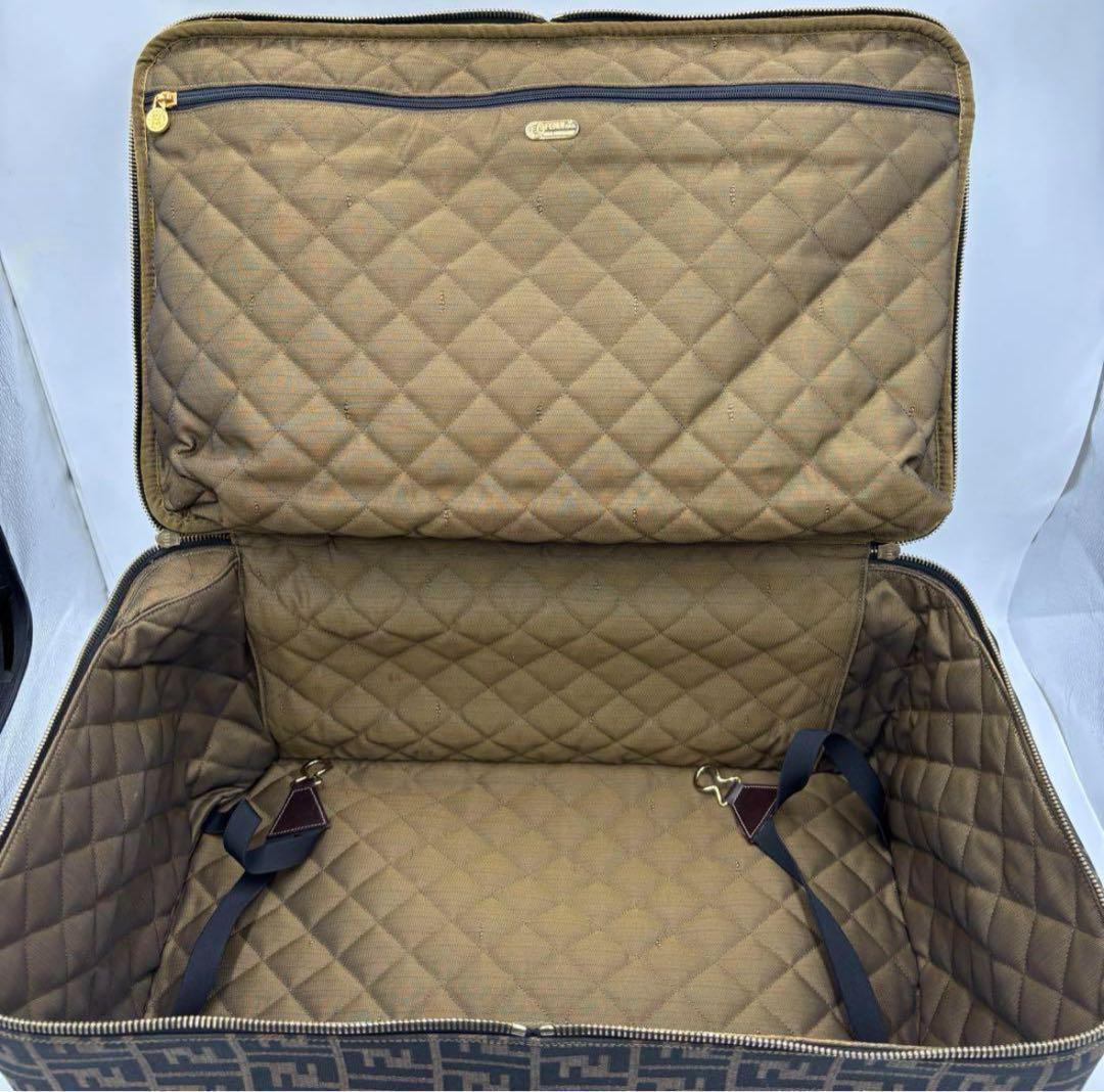 希少品FENDI フェンディ ズッカ柄　2輪キャリーケース　スーツケース　大容量