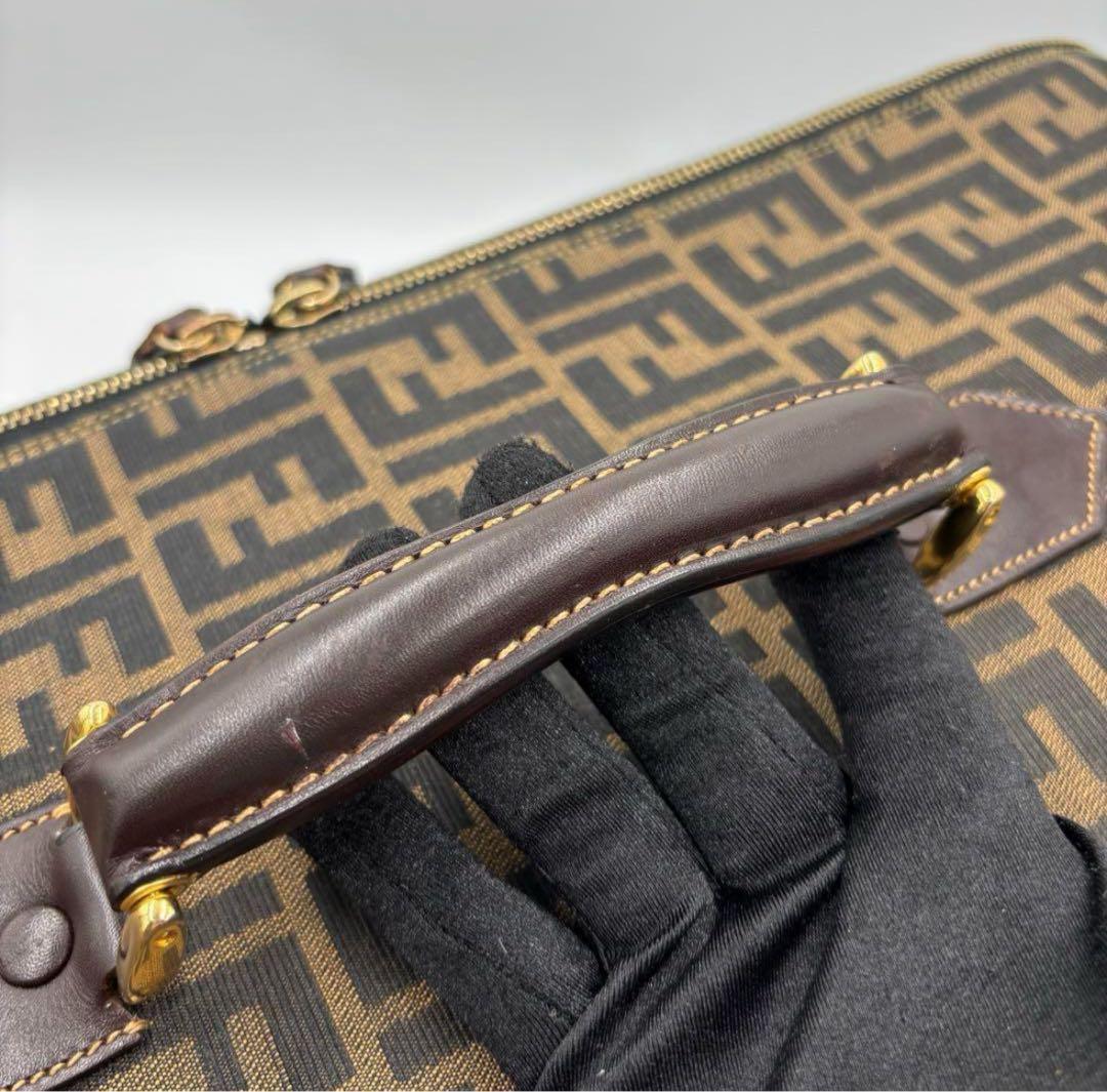 希少品FENDI フェンディ ズッカ柄　2輪キャリーケース　スーツケース　大容量