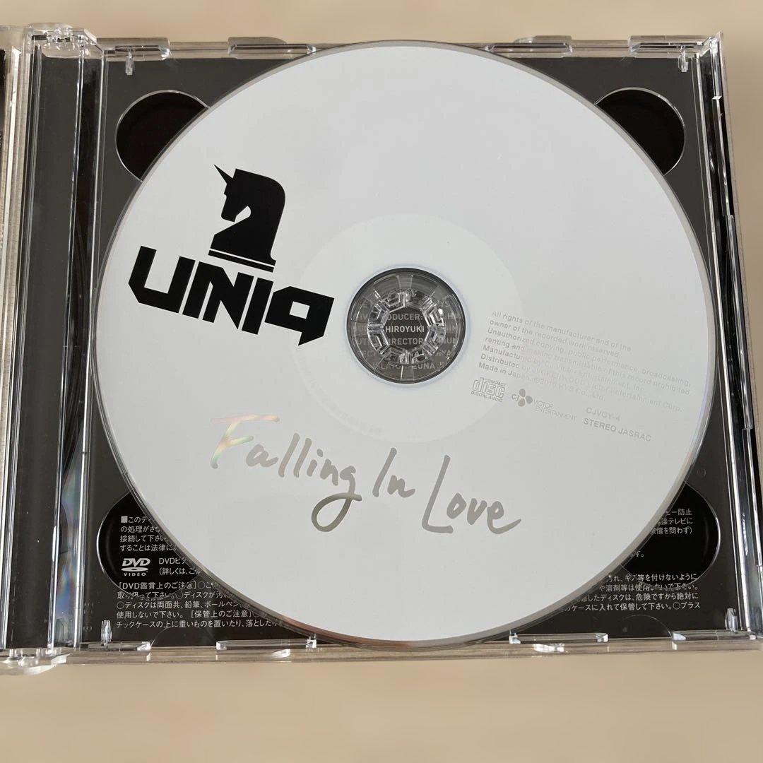 UNIQ Falling In Love 王一博CD DVD