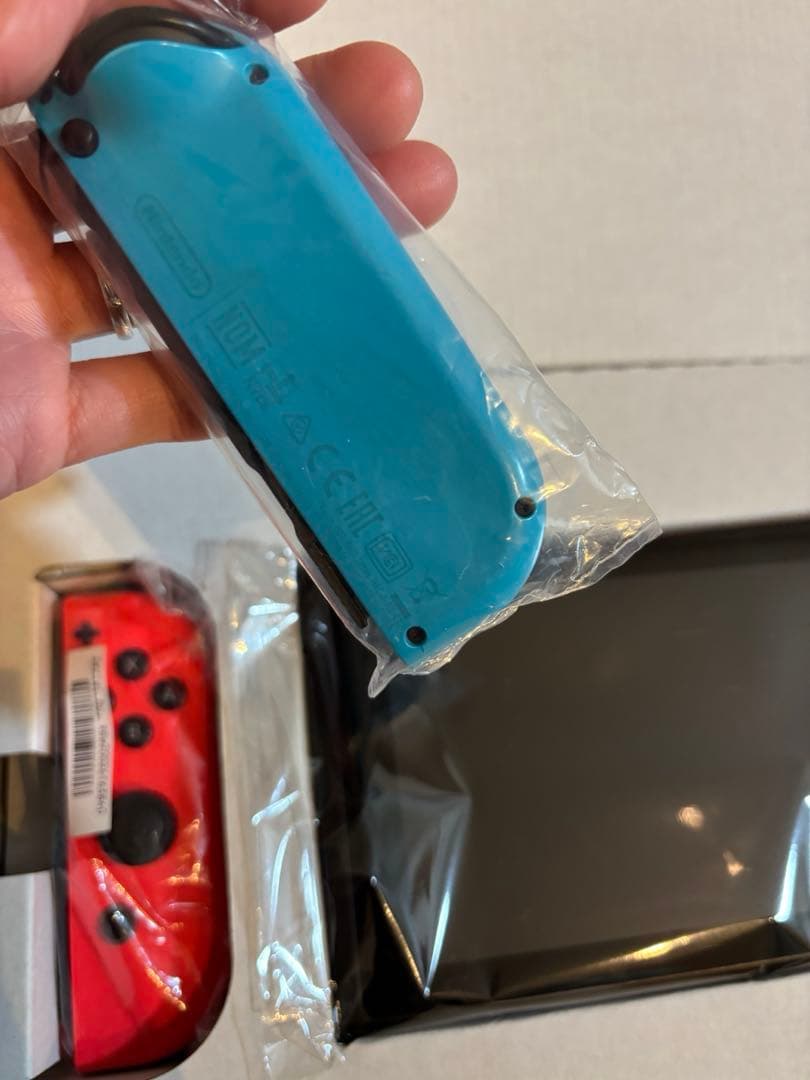 Nintendo Switch 本体 旧型完品＋HORIピカチュウJoy-Con