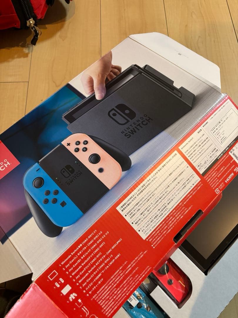 Nintendo Switch 本体 旧型完品＋HORIピカチュウJoy-Con