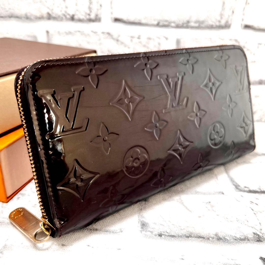 【極美品】 ルイヴィトン ヴェルニ アマラント ジッピーウォレット M93522