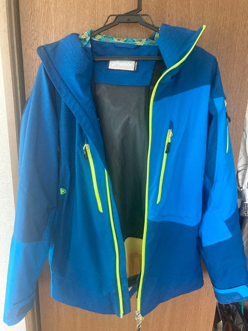 スキーウェア上