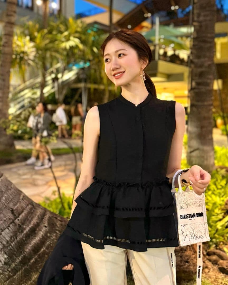 メゾンエシェル　リネンライクペプラムブラウス