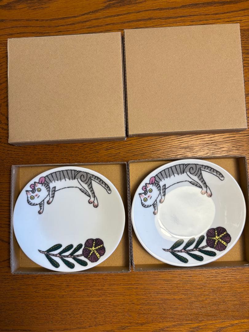 ◉新品未使用◉ 鹿児島睦　ネコと花のプレート２枚　箱付