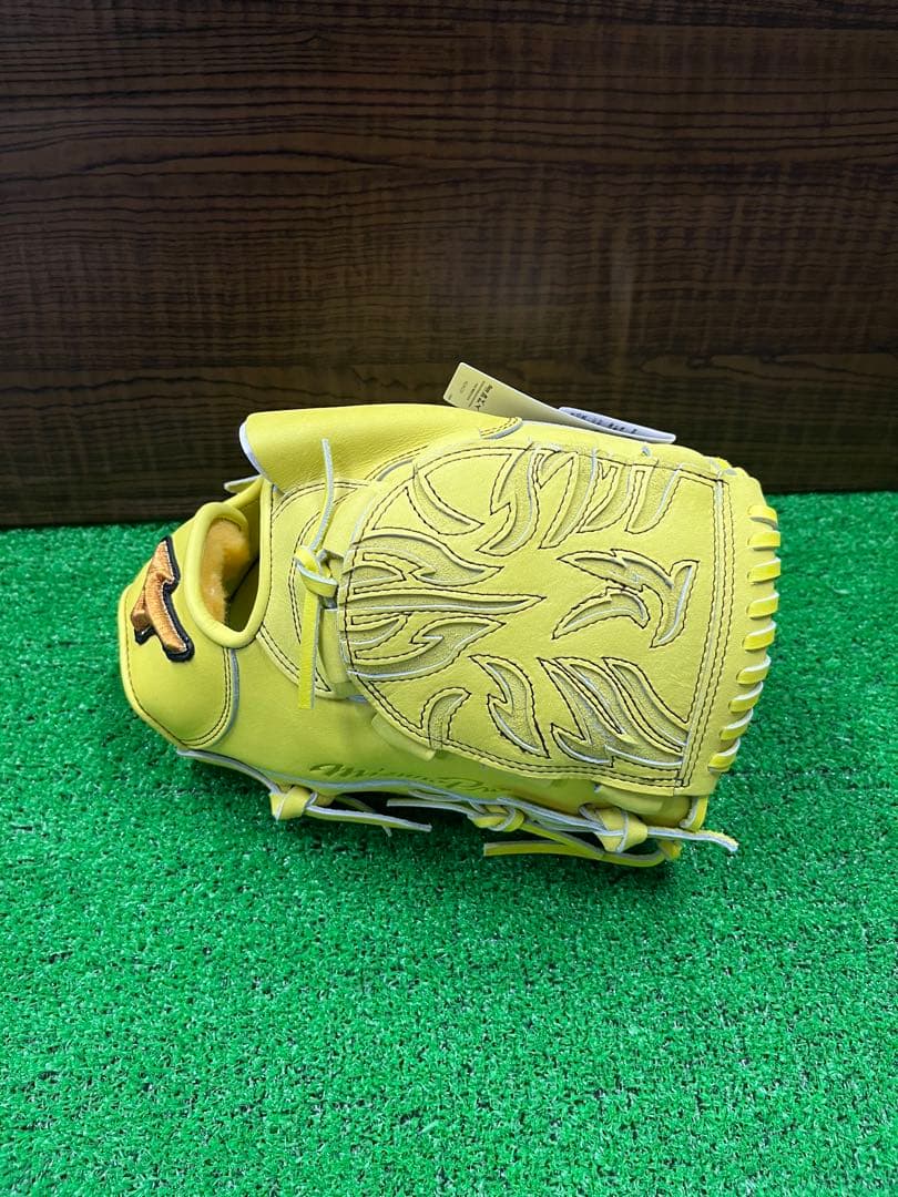 ・新品未使用　限定　硬式　ミズノプロ　投手用