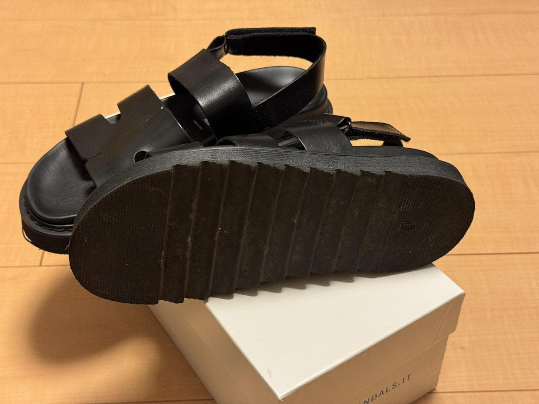 ZEUS ブラックレザー サンダル 5009 Pernoi