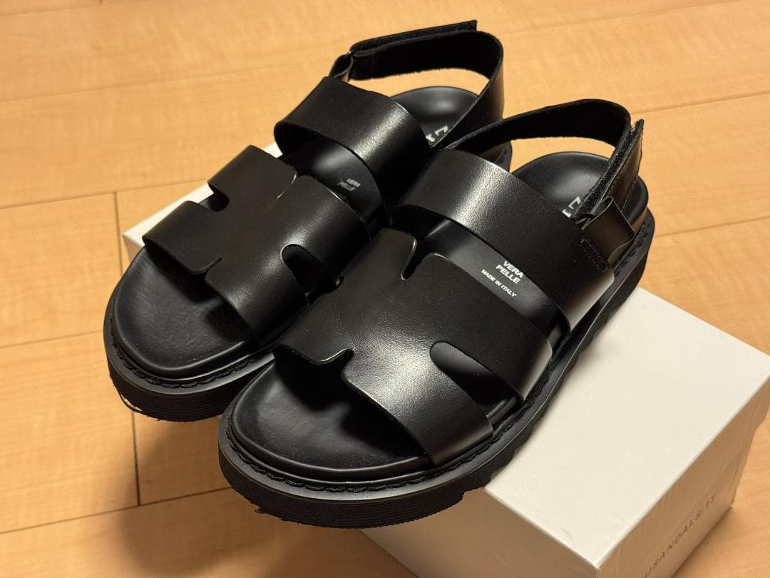 ZEUS ブラックレザー サンダル 5009 Pernoi