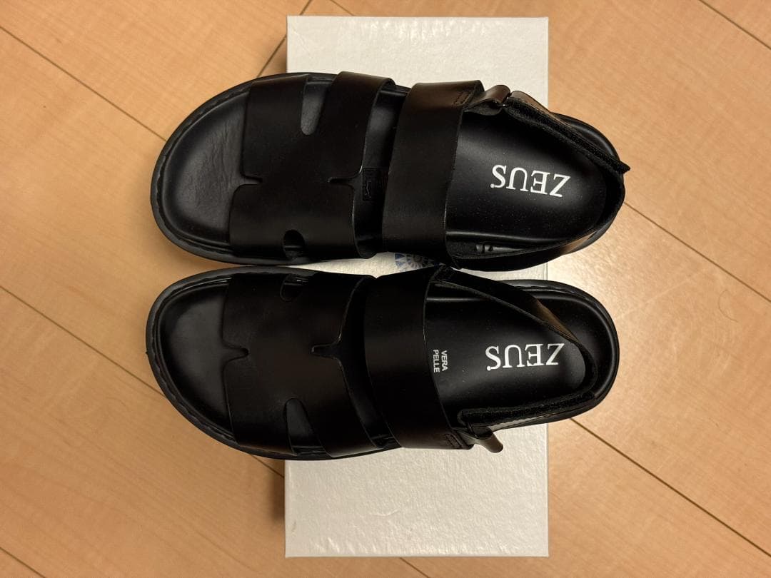 ZEUS ブラックレザー サンダル 5009 Pernoi