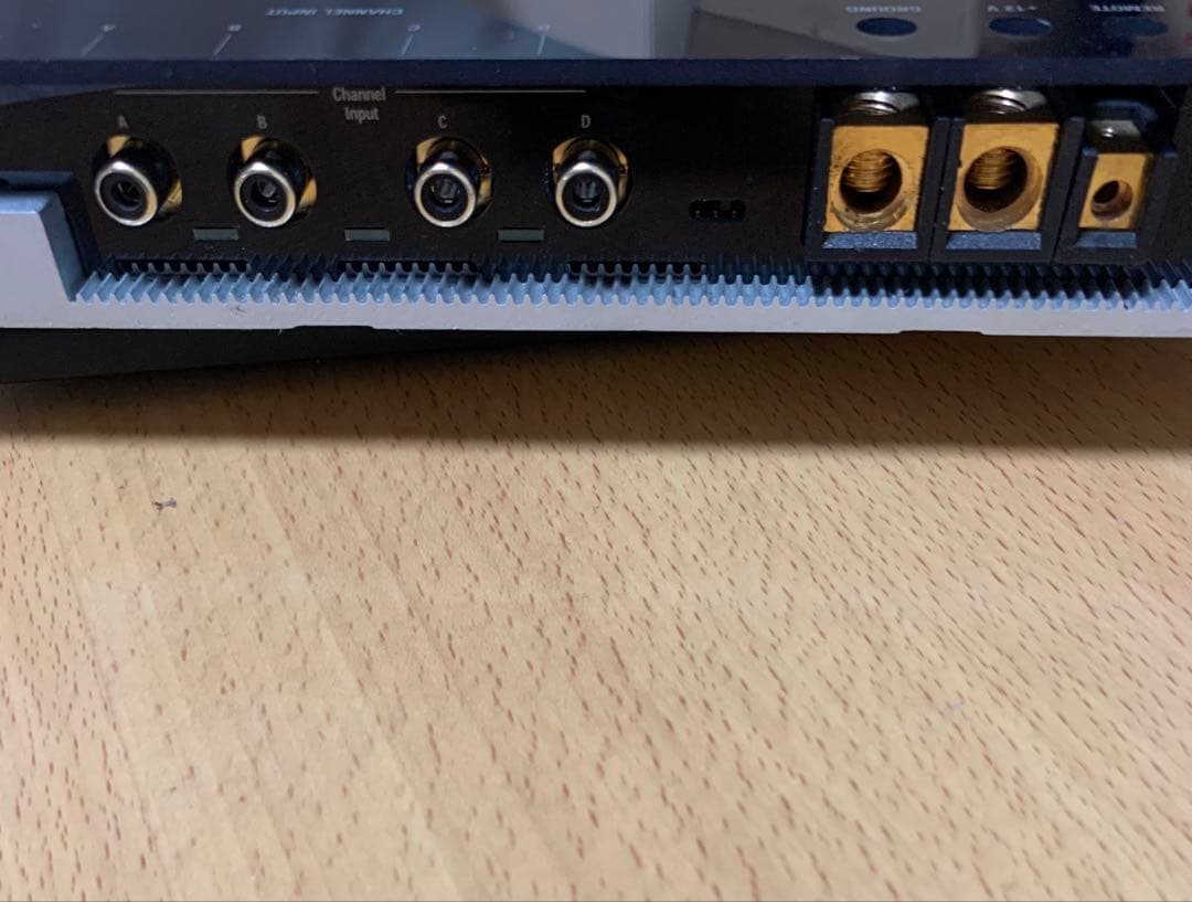 HELIX 4chパワーアンプ　A4