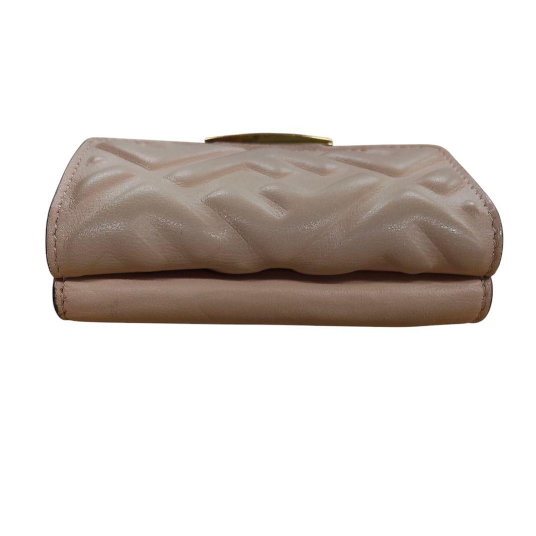 FENDI フェンディ FFダイヤモンド 三つ折り財布 エンボスFFロゴ