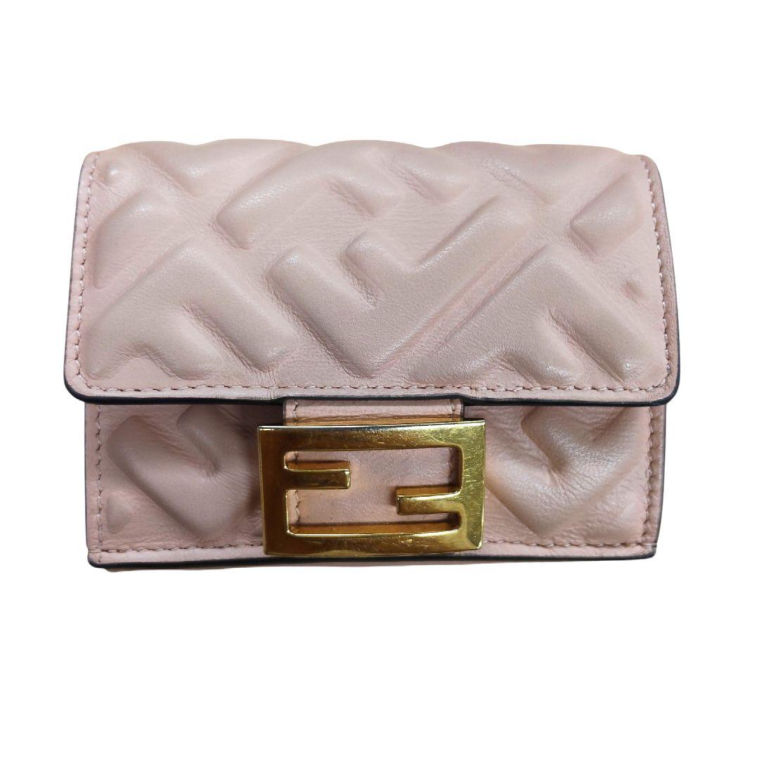 FENDI フェンディ FFダイヤモンド 三つ折り財布 エンボスFFロゴ